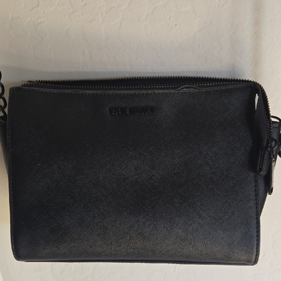 Steve Madden Handbags - Steve Madden Black Crossbody